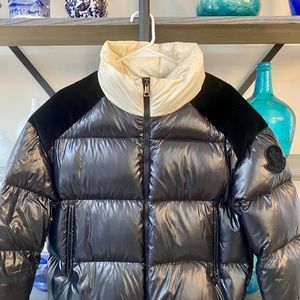 Moncler Puffer cropped